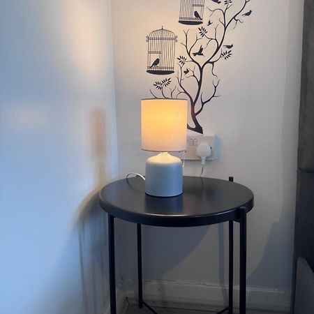 Modern Room In A 4 Bedroom Flat In London, Shared Bathroom! Eksteriør bilde
