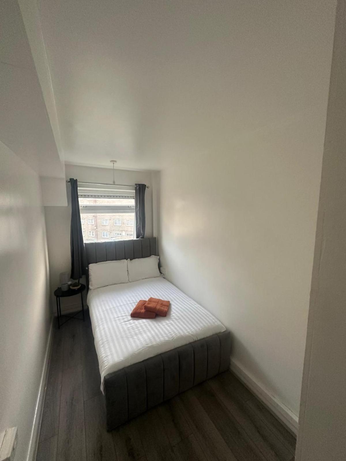 Modern Room In A 4 Bedroom Flat In London, Shared Bathroom! Eksteriør bilde