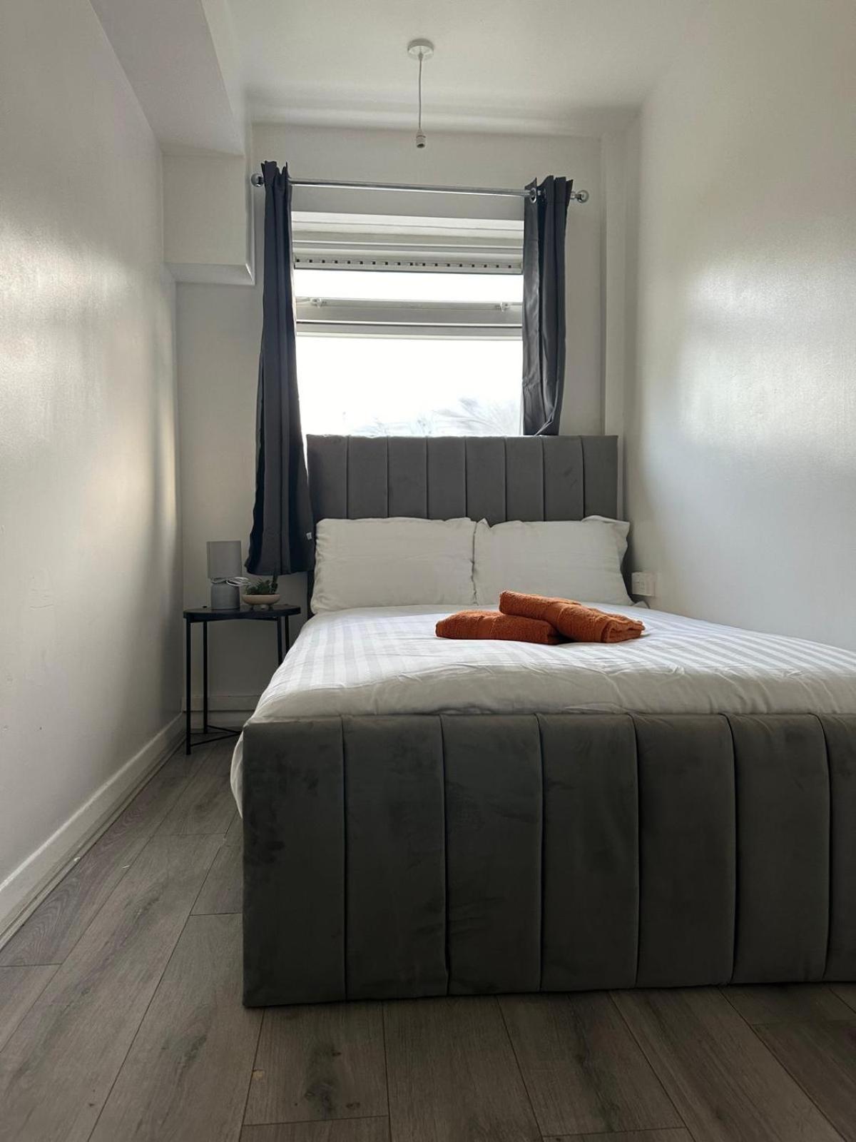 Modern Room In A 4 Bedroom Flat In London, Shared Bathroom! Eksteriør bilde