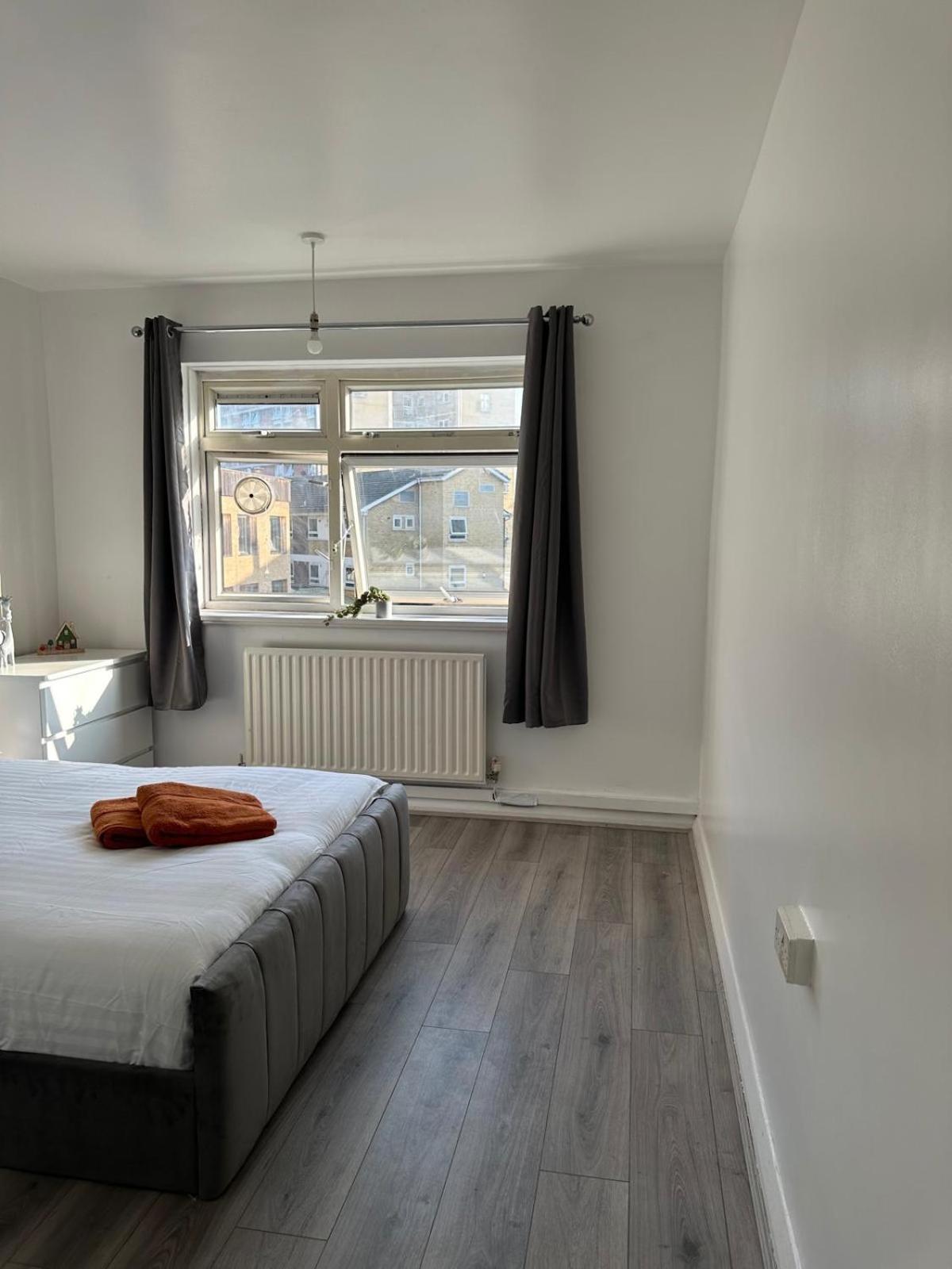 Modern Room In A 4 Bedroom Flat In London, Shared Bathroom! Eksteriør bilde