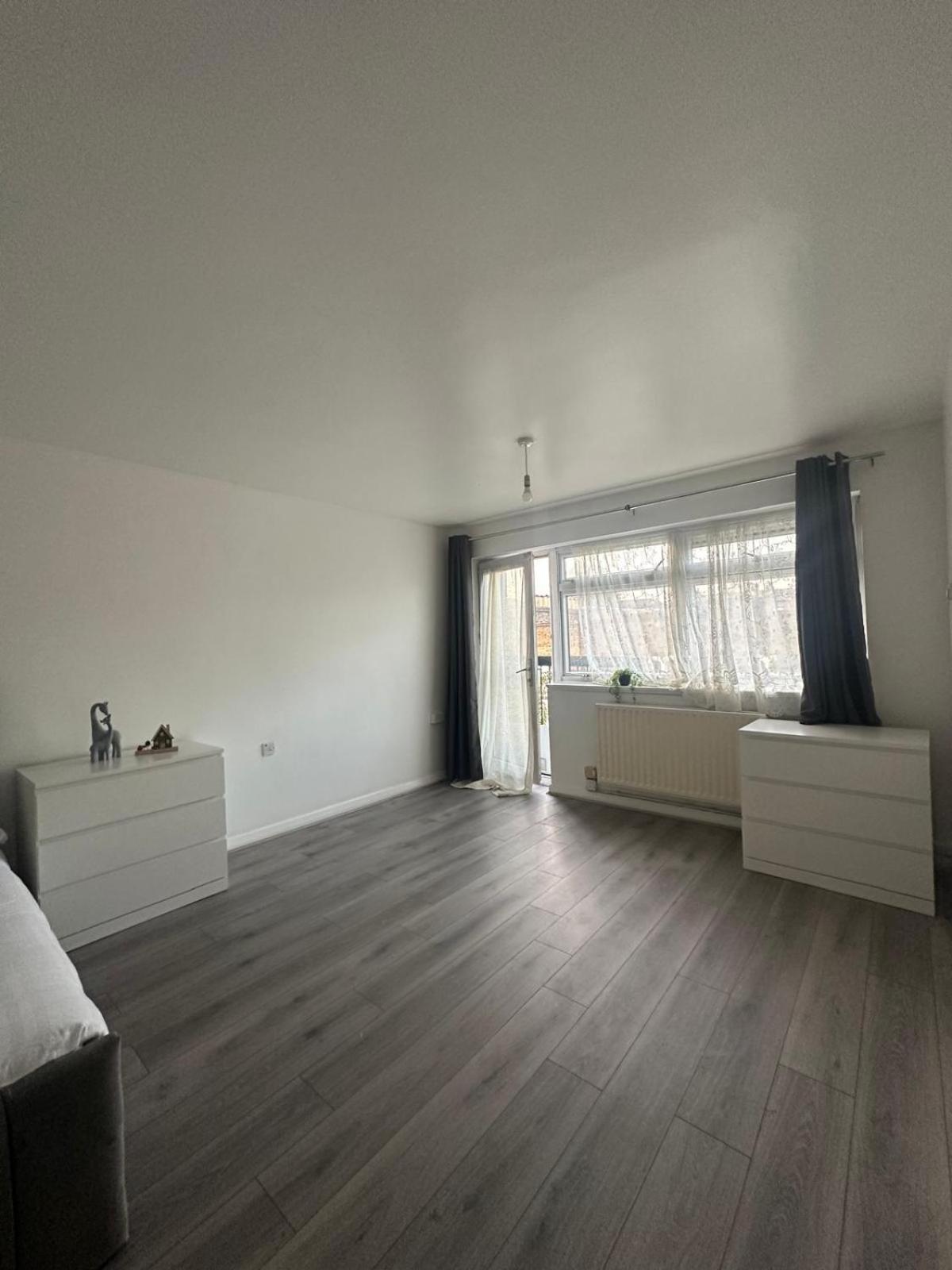 Modern Room In A 4 Bedroom Flat In London, Shared Bathroom! Eksteriør bilde